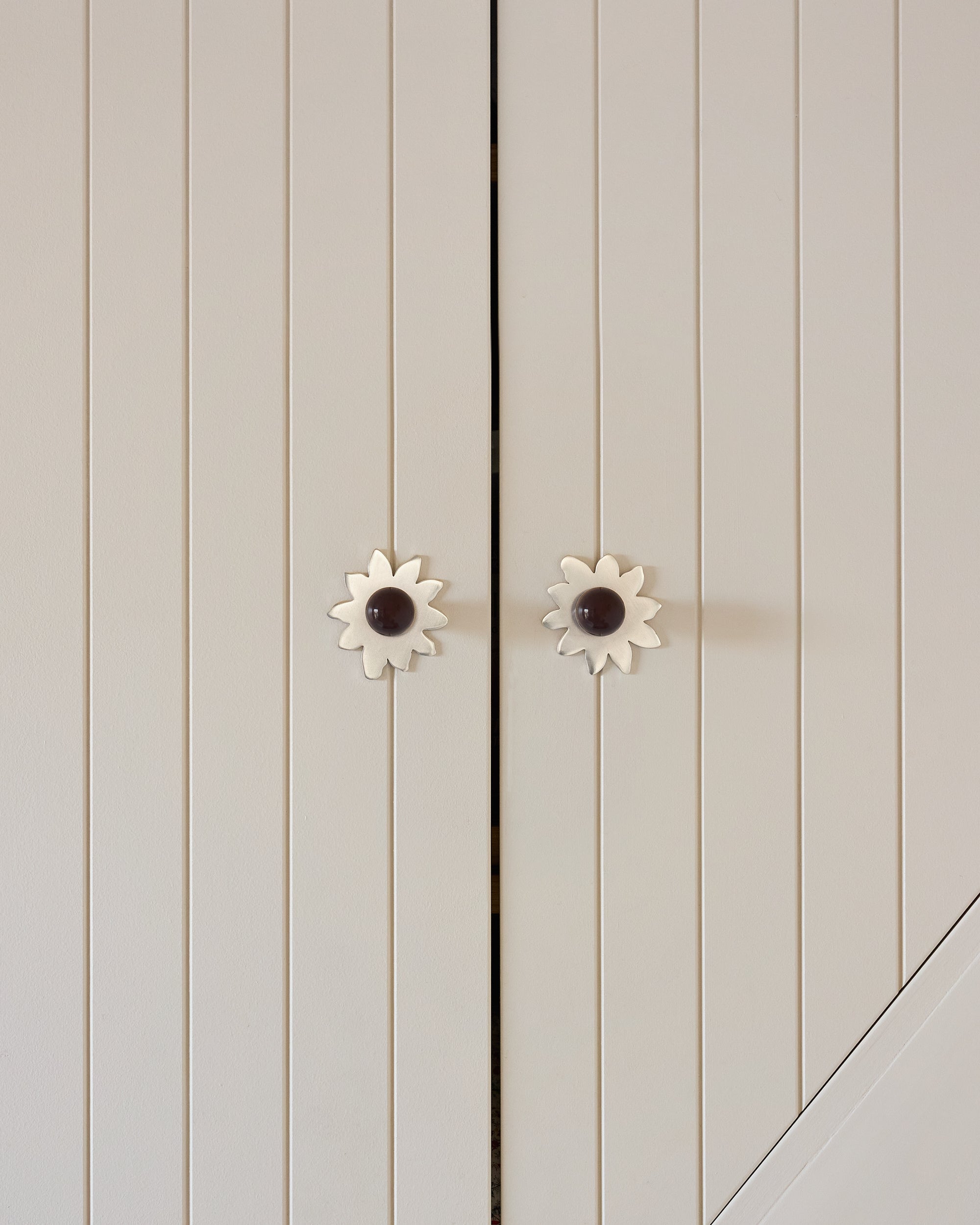 Flower Backplate, Brushed Nickel