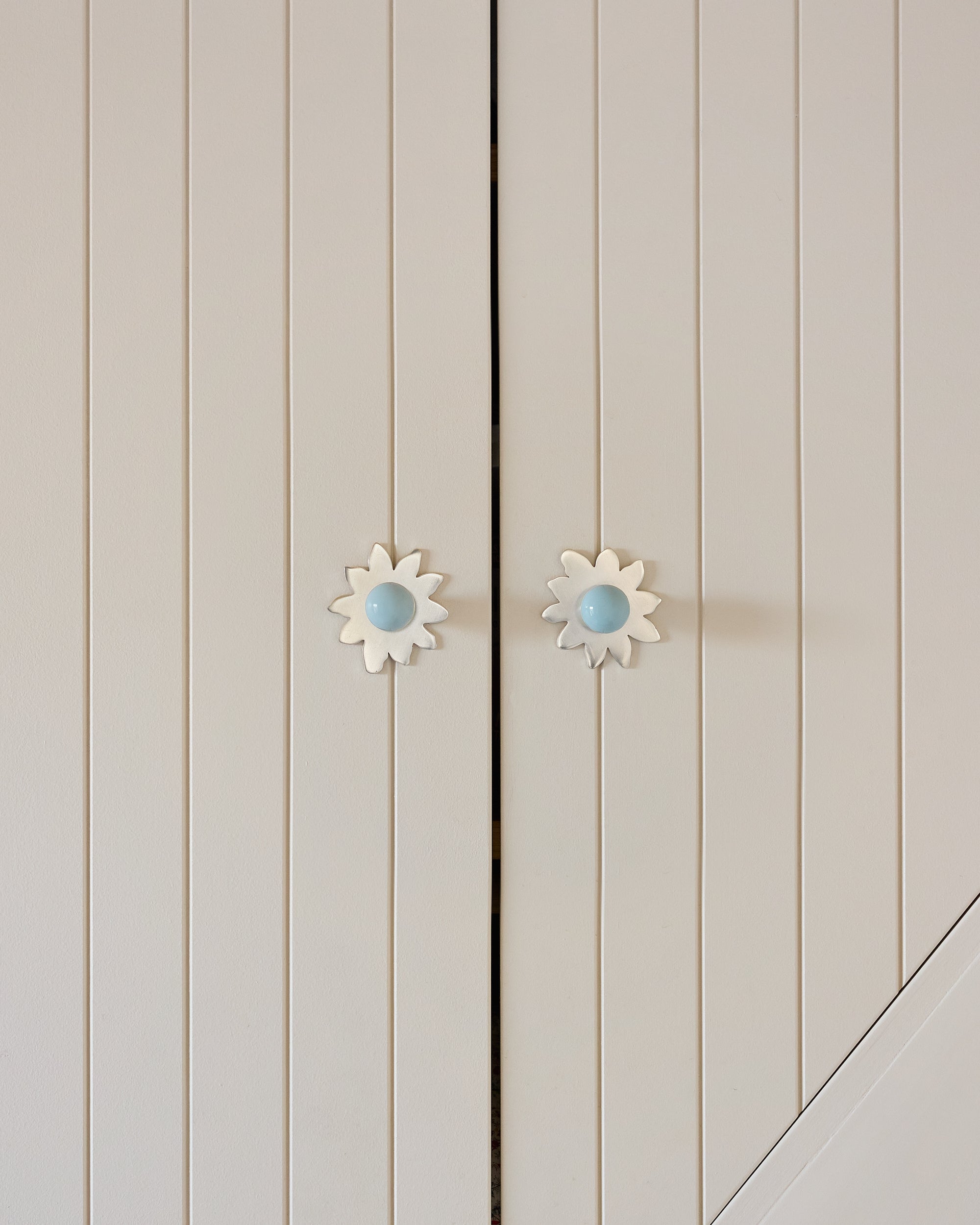 Flower Backplate, Brushed Nickel