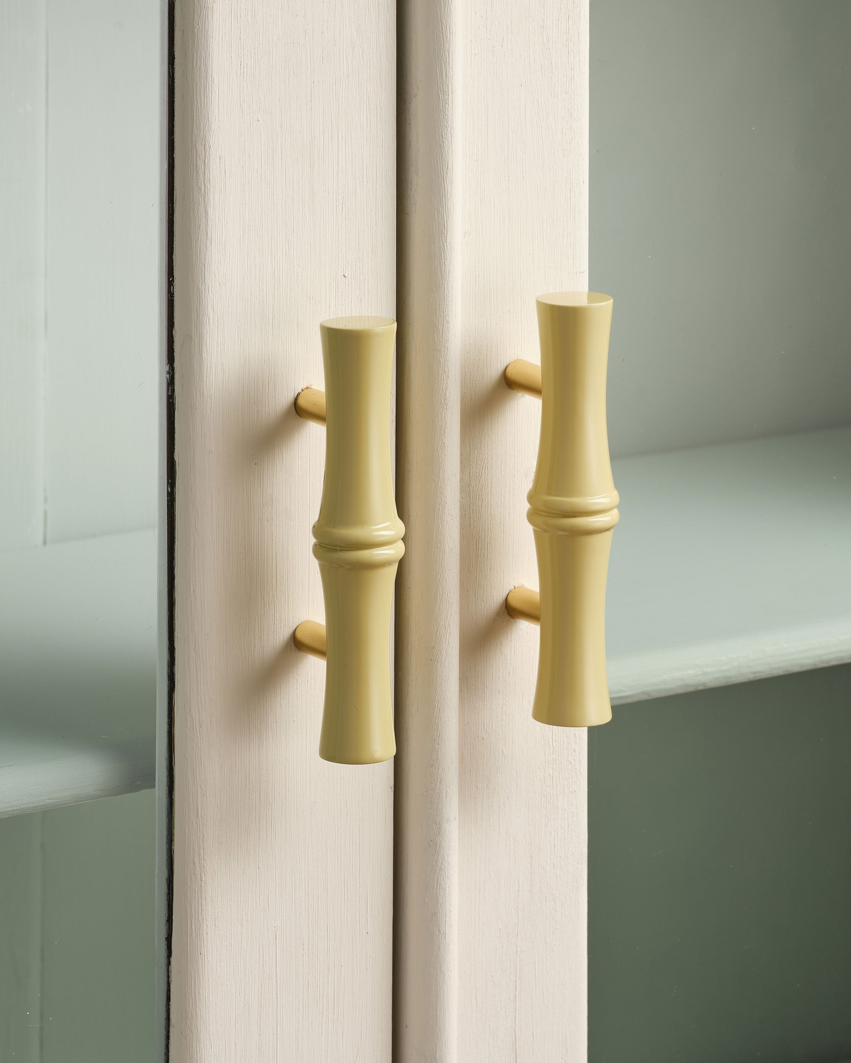 Bamboo Handle, Sand