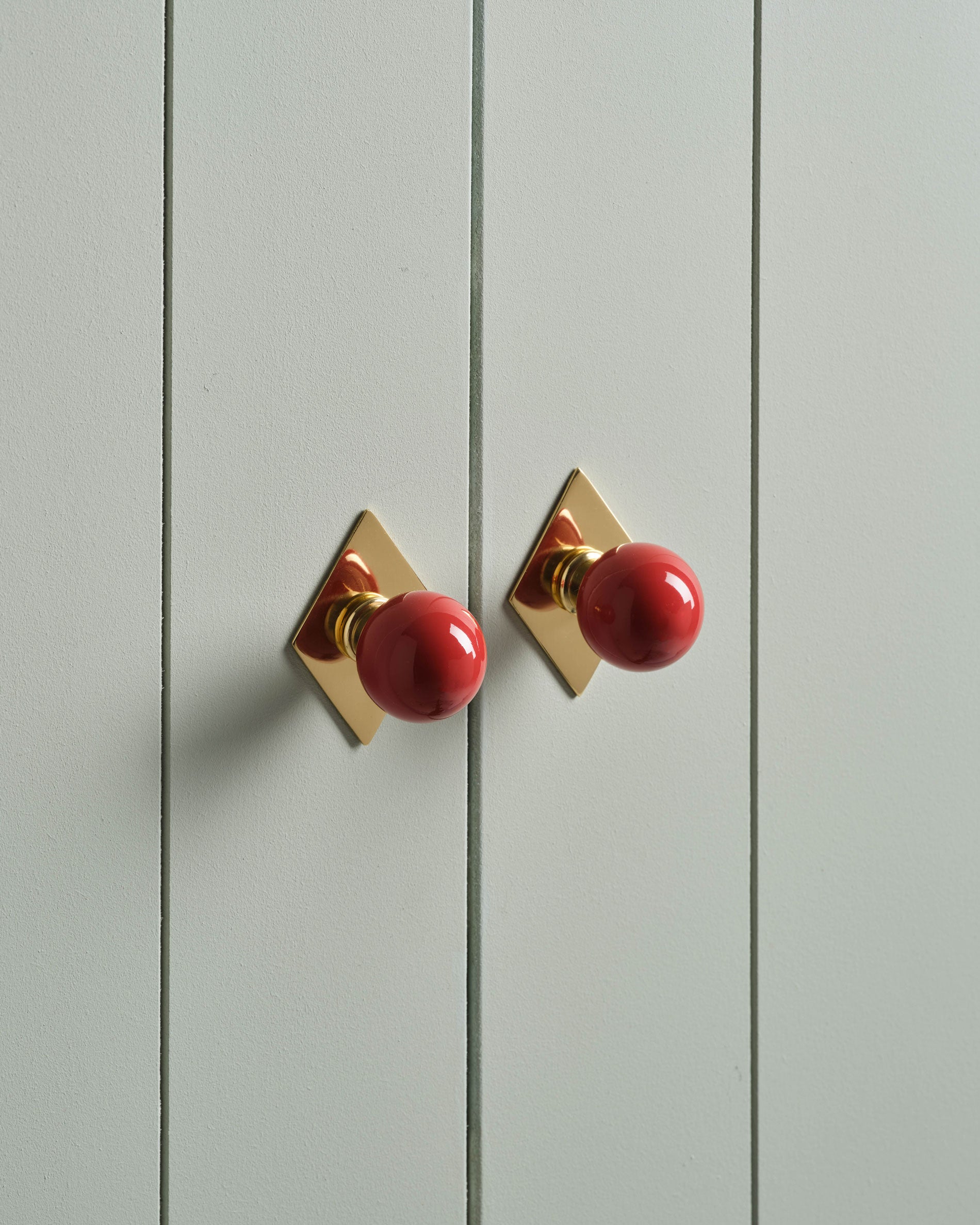 Coloured Knob, Brick, Brass
