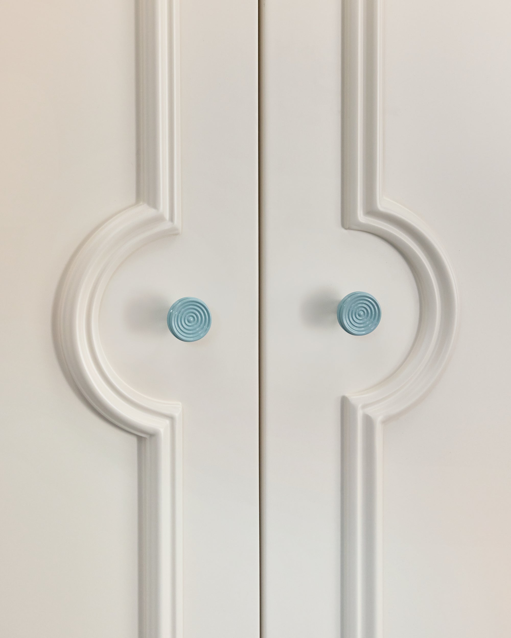 Ripple Knob, Pale Blue