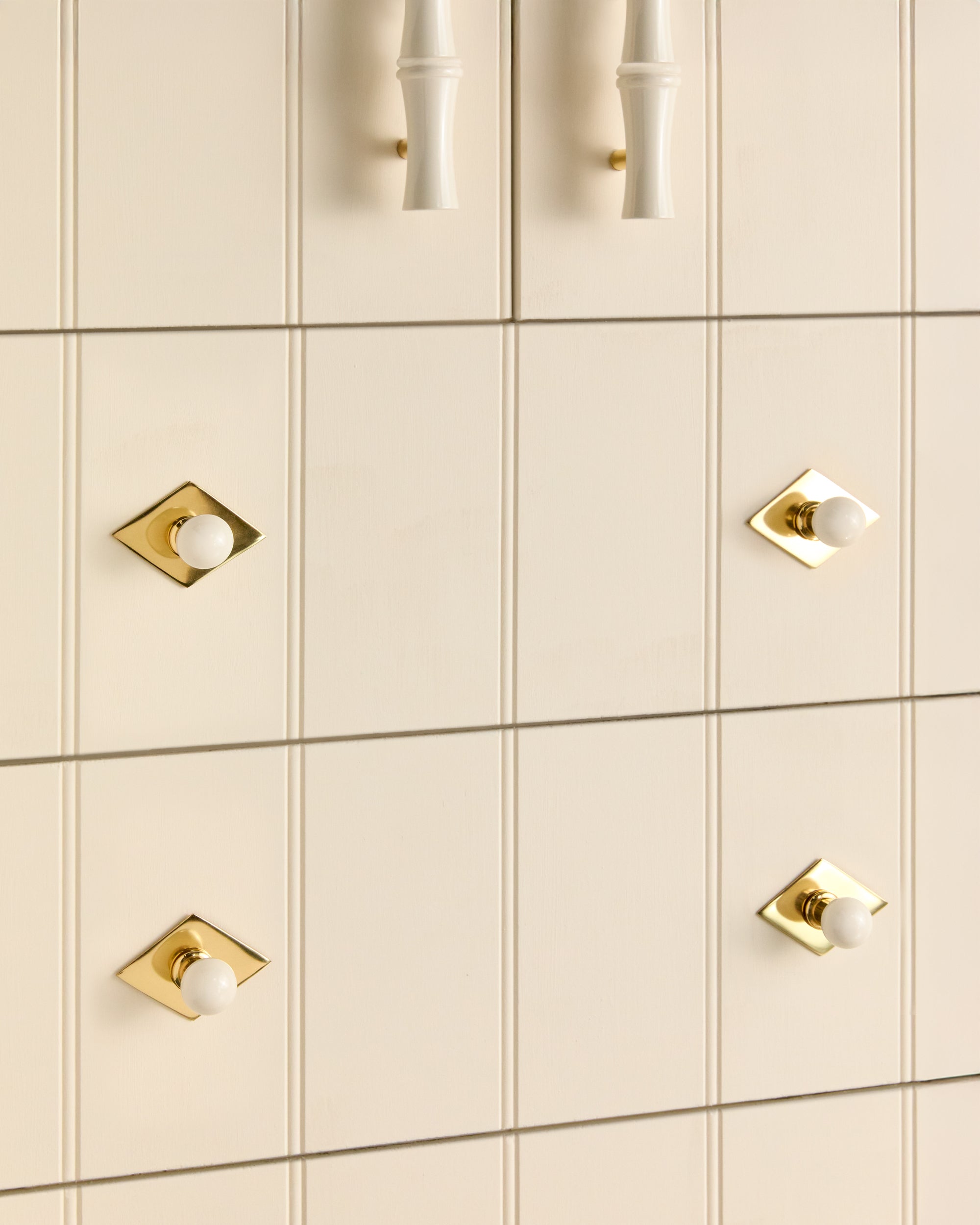 Coloured Knob, Warm White, Brass